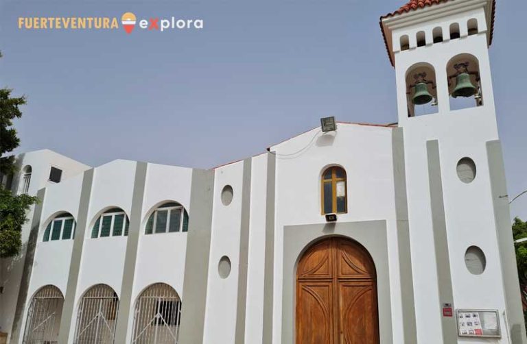 Cancello d'ingresso e torre campanaria di Nuestra Señora de la Candelaria a Gran Tarajal