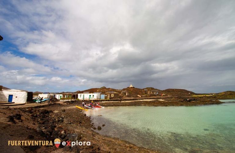 Canoa nella laguna dell'Isola di Lobos