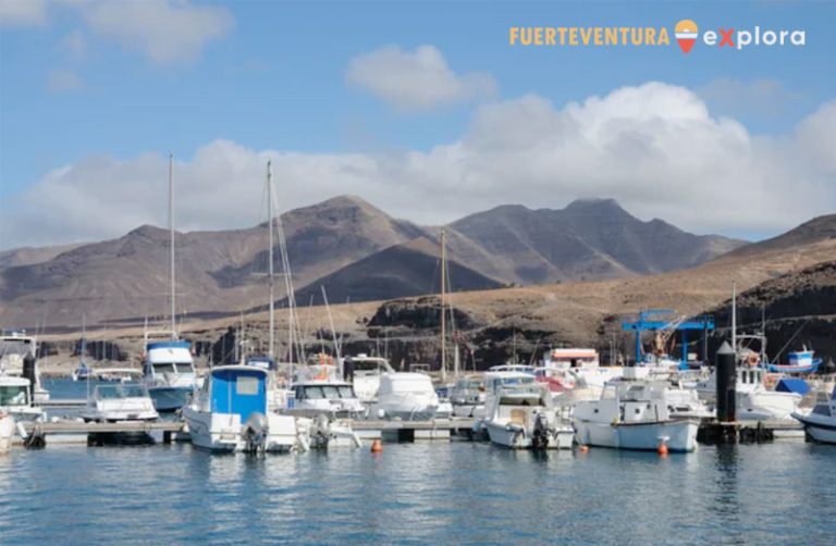 Embarcaciones amarradas en Puerto de Morro Jable