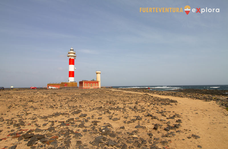 Faro di El Tostón nell'ambiente naturale costiero di El Cotillo