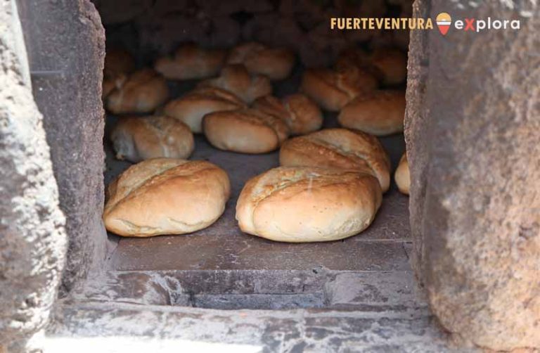 Forno tradizionale in pietra per il pane