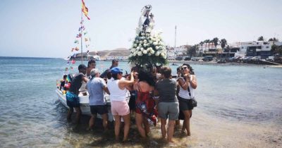 Fuegos y Procesión en las Fiestas de Las Salinas en Honor a Nuestra Señora del Carmen