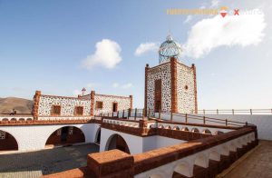 Instalaciones y torre de Faro de la Entallada