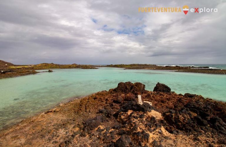 Passerella nella laguna dell'isola di Lobos