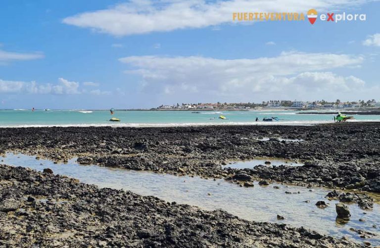 Litorale di Corralejo con piccoli laghetti