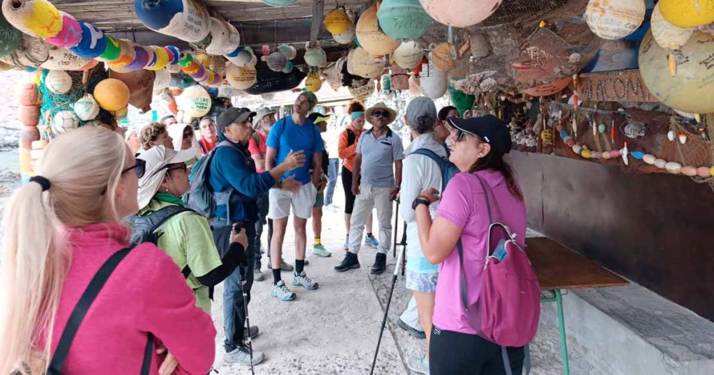 Los senderistas de Antigua parten caminando desde Tesjuate hacia Goroy