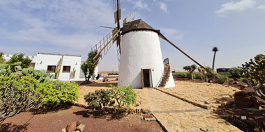 Molino de Antigua en instalaciones de Museo del Queso Majorero