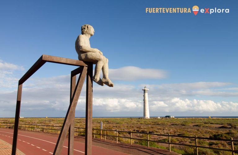 Monumento nella passeggiata di Playa del Matorral