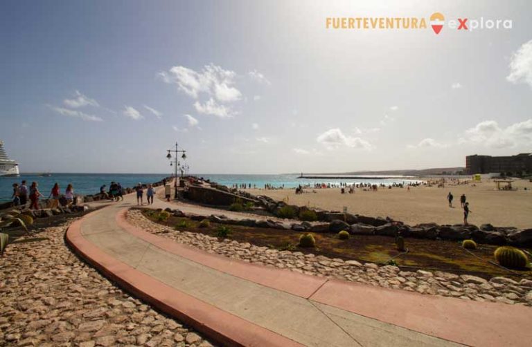 Paseo de Los Demócratas vicino a Playa Chica a Puerto del Rosario