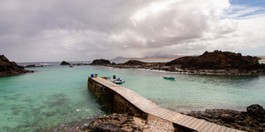 Passerella di legno sulla laguna Isola di Lobos