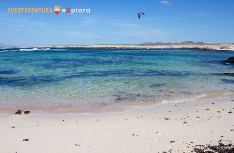 Playa de los Charcos en la costa del Cotillo