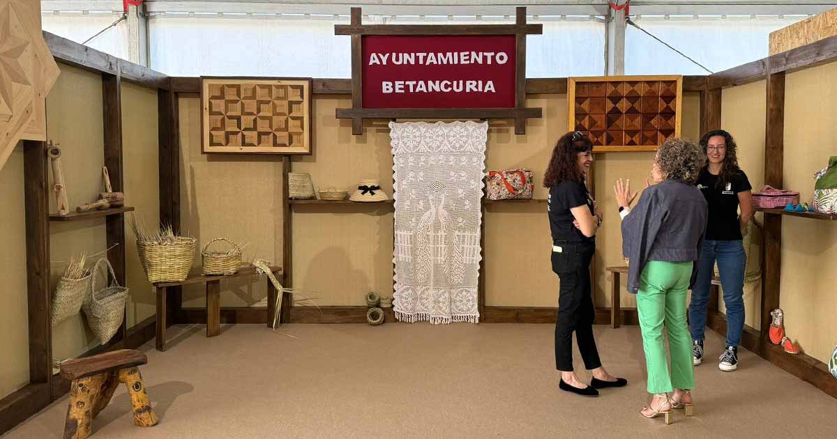 Stand de Ayuntamiento de Bentacuria en Feria Insular de Artesanía