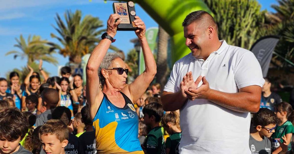 Teresa Carballo Galván celebra reconocimiento deportivo en Caleta de Fuste