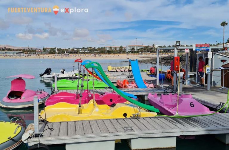 Vehículos servicio de ocio acuático en Puerto Deportivo Castillo