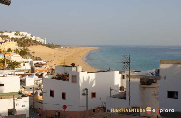 Vista del villaggio e della spiaggia vicino al Mirador de Morro Jable